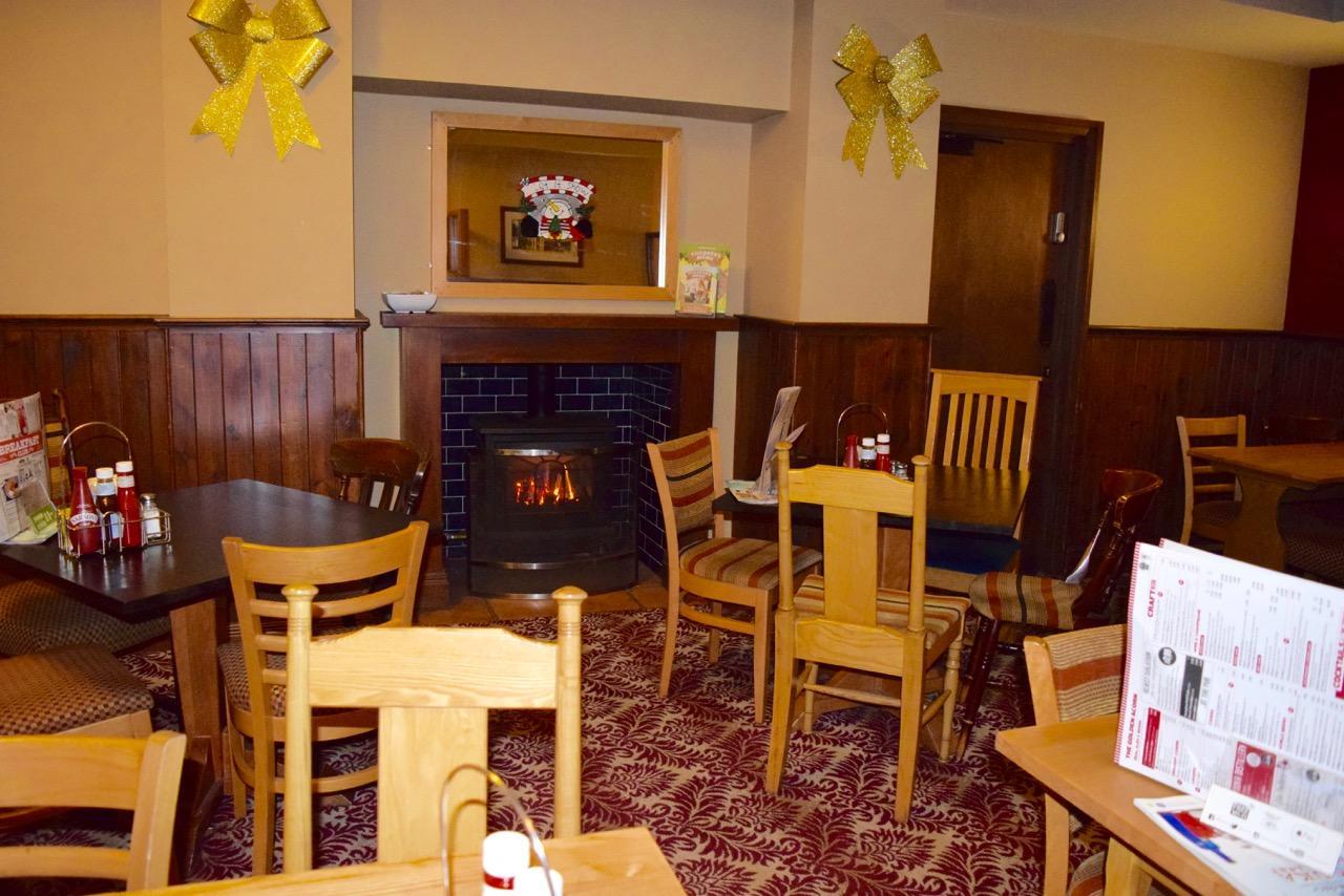 The Golden Acorn Wetherspoon Hotel Glenrothes Eksteriør billede