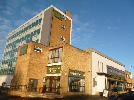 The Golden Acorn Wetherspoon Hotel Glenrothes Eksteriør billede