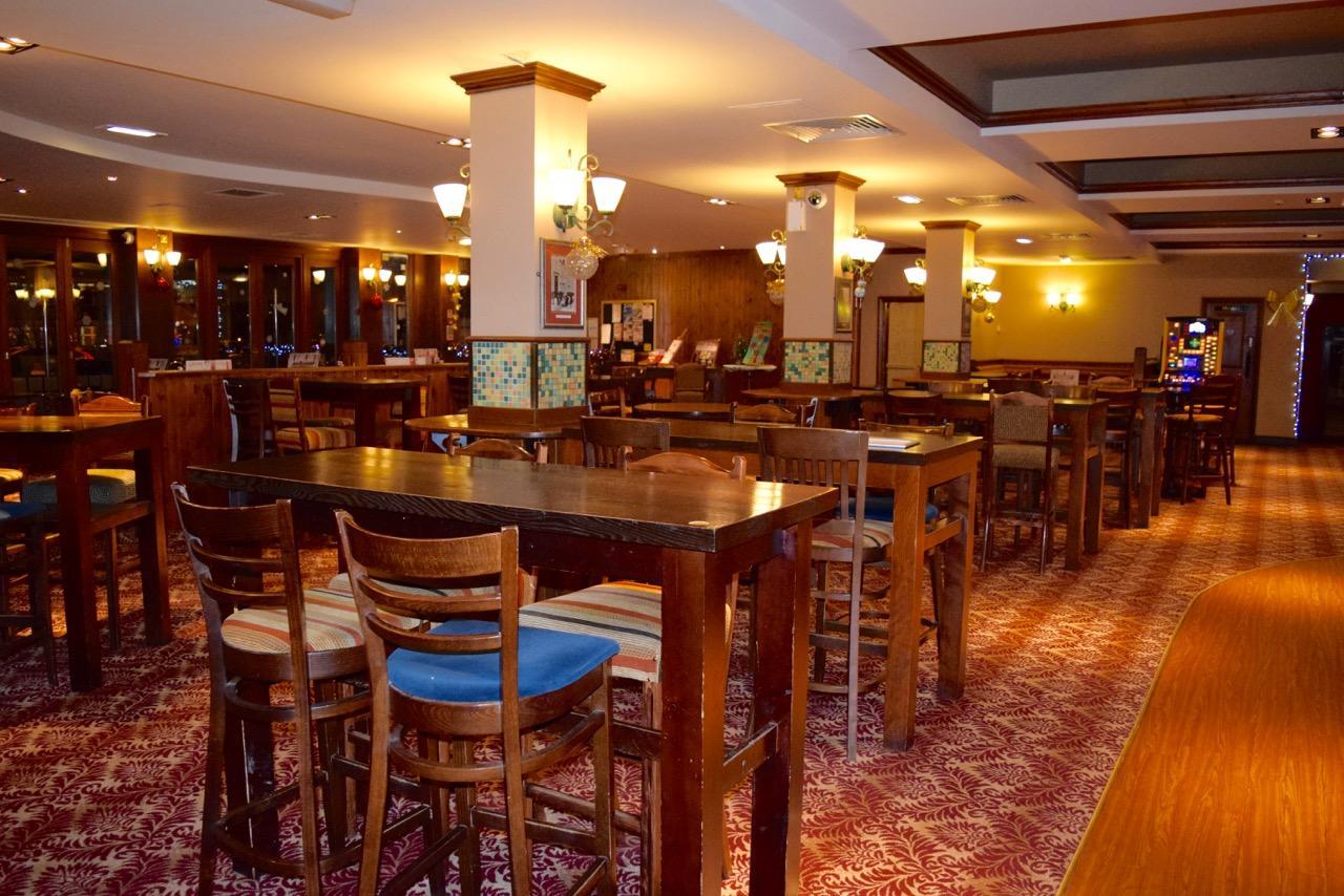 The Golden Acorn Wetherspoon Hotel Glenrothes Eksteriør billede