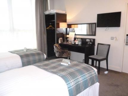 The Golden Acorn Wetherspoon Hotel Glenrothes Eksteriør billede